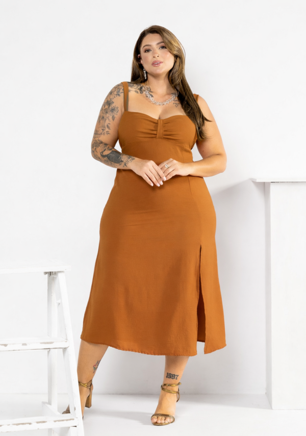 Vestido Midi Fenda Luxo Caramelo Plus Size